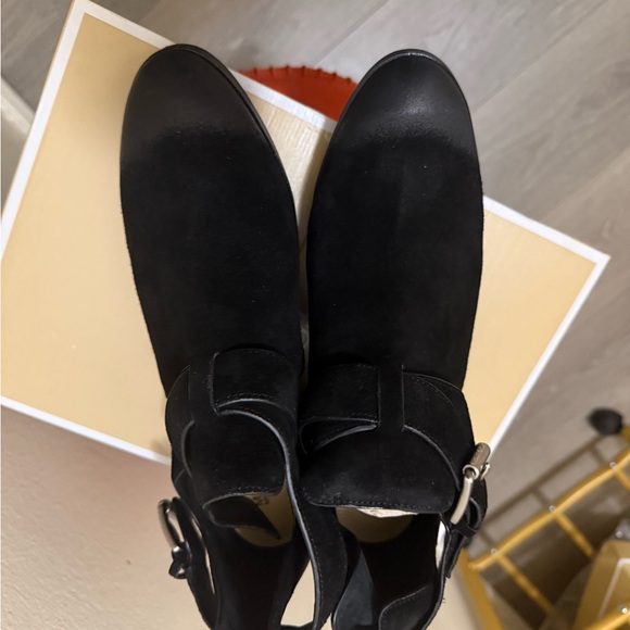 Micheal Kors Elegant Black Ankle Boots - Picture 1 of 5